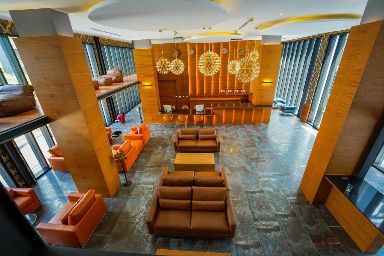 シティゲート カマラ リゾート アンド レジデンス カマラビーチ エクステリア 写真 The lobby of the hotel